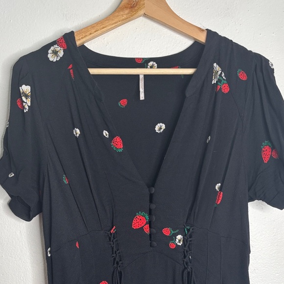 Free People Dream Girl Lace Up Strawberry Mini Dress Size 8 EUC - Picture 3 of 12